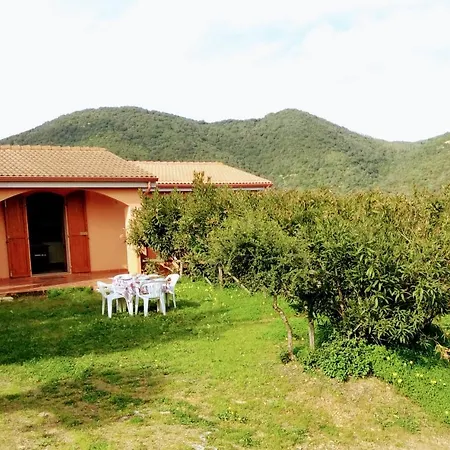 Il Mirto E L'oleandro Feriehus Teulada